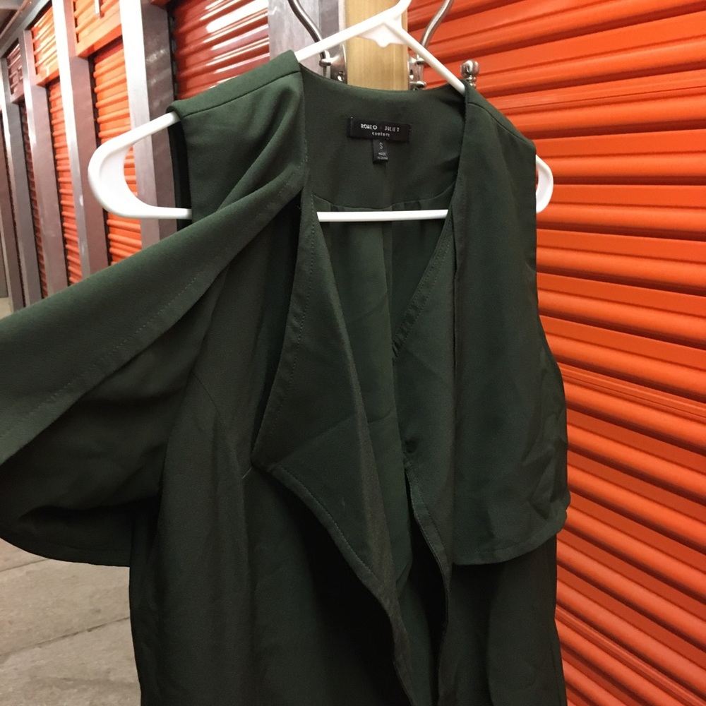 Vest - Picture 4 of 8